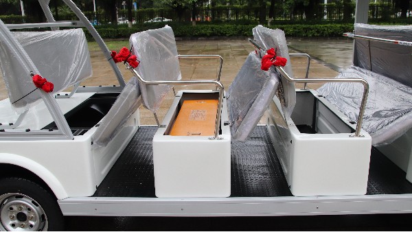 用鋰電池的觀光車(chē)的價(jià)格為什么高那么多？