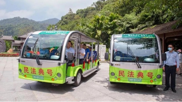 瑪西爾“民法典號(hào)”觀光車正式啟動(dòng)，快來(lái)乘坐吧！