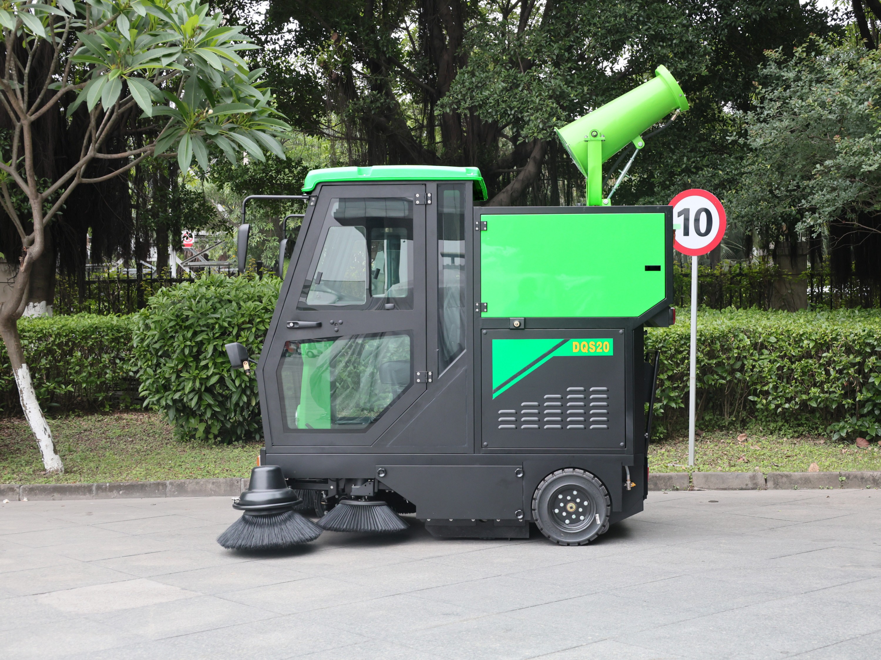 駕駛式電動掃地機(jī)DQS20